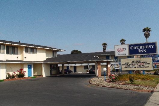 Courtesy Inn San Simeon 01.[1]